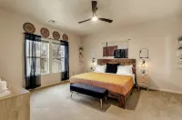 The Woodbriar, close to Hard Rock Casino, downtown Tulsa/BOK + patio w/fire pit - Wi-Fi