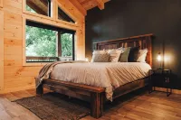 Luxury Treehouse Cabin over Salt Creek - Cabin 1 - Boutique