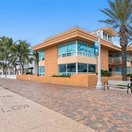 Direct Ocean View & Beach Access + Free Parking