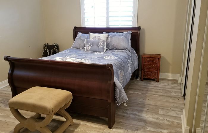 ⭐  Beautiful Private Backyard Resort Heated Pool/Spa Downtown & Beaches