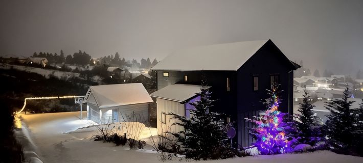 Get Away to White Salmon; Hot Tub, Pickle-Ball, Basketball, Fitness Room & More! Hotels in Klickitat County