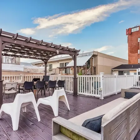 Beautiful Luxury waterfront Property,clean,Fully sterilized,Family oriented.