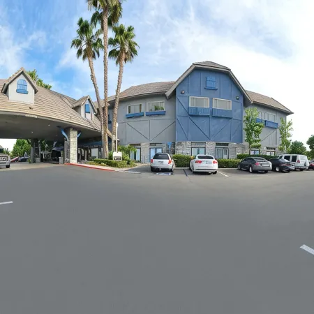 Azure Hotel & Suites, Trademark Collection by Wyndham