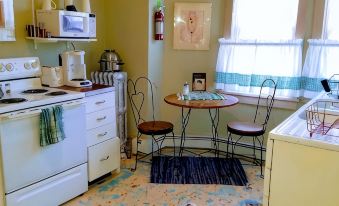 Fully equipped apartment for short term vacation rentals!