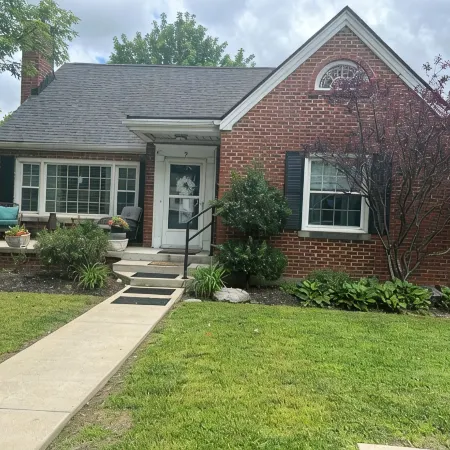 Lovely Home: Sleeps 9, Fire-Pit, Walk to Downtown, Eku, & Parks; 2Miles to I-75