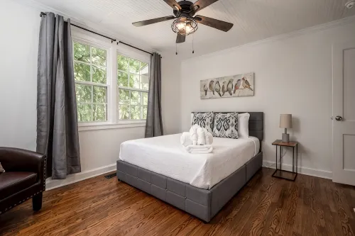 Mlb Season in Atlanta. Minutes Away from Truist Park at This Cozy, Charming Home - شرفة