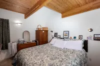 Heated Indoor Pool & Court on Crooked Lake - WiFi