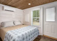 Waterfront Luxury Tiny Home 360 North on Wilson Lake Close to Robert Trent Jones - 3-Star