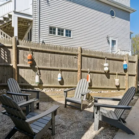 Oceanfront Cottage on Long Sands Beach - Sleeps 4
