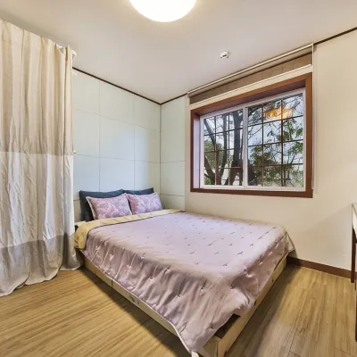 Jeju Daeheul Chalet Pension Отели рядом с достопримечательностью «Парк аттракционов «Эколенд»»