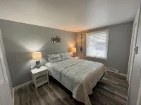COVE DISTRICT HOUSE WITH VIEW OF CEDAR POINT - บังกะโล