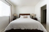 Desert Oasis Walking Distance to Festivals. Pet Friendly! - 3성급