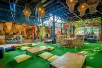 100% Cafe Moto Hostel - Bintang 2