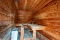 Beautiful Home with Sauna & Heated Pool-Spa, 5min from Beaches, close to Airport - Wi-Fi