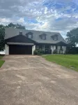 Lakefront property with pool and lighthouse with amazing views of the lake, . - Boutique