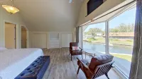 The Hydeaway! Waterfront, Docks, Ice Machine, Kayaks, by King Springs - Boutique