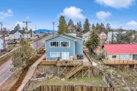 Bird’s Eye View: Spacious Home w/ Hot Tub, King Beds & Gorgeous Views - 3-Star