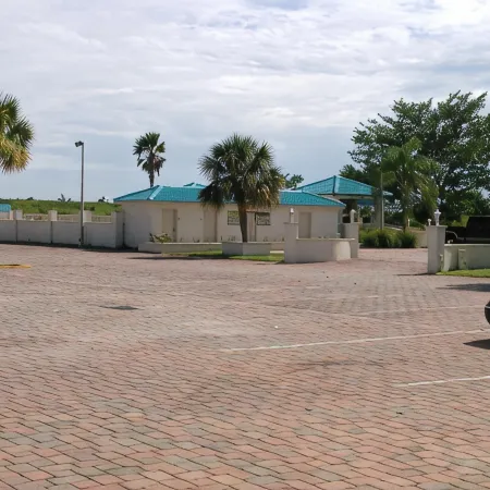 Lakeshore Resort and Marina