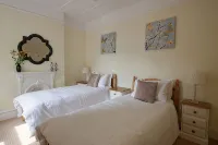 Gyves House - 4-Star