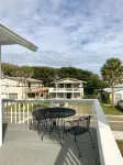Spacious king size bed beach side and sunny - Lejligheder