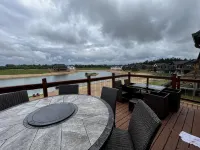 Fun on the Beach, minutes from Castle Rock Lake! EV friendly too! -Hot Tub-! - 4-Star