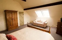 A Unique Cottage, Doolin  Breathtaking Ocean & Burren views - Homestays