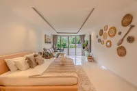Tranquil Boho Studio Retreat - Condos