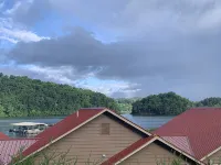 Waterview Retreat - In town convenience with beautiful Lake & Mountain Views - 4성급