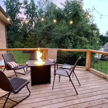 Mayberry’s Best! Peaceful, Bonus Room, Deck, Huge Yard, 5 min to downtown