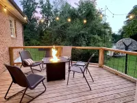 Mayberry’s Best! Peaceful, Bonus Room, Deck, Huge Yard, 5 min to downtown - Wifi