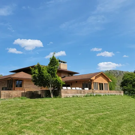 Bluestone Manor--Spacious Mountain Home for Your Next Adventure