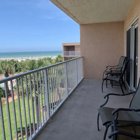 Beachfront Condo, Beautiful Views, Wide Beach