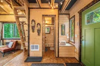 Your Adventure Basecamp - A Semi Off-Grid Experience with Sauna - Chalets