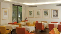 Hotel Napoléon - พร้อมอาหารเช้า