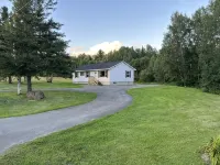 Minutes away from Presque Isle. On the ATV trail access and SNOWMOBILE Trail - Gym