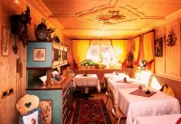 Hotel Garni Concordia - Dolomites Home - balcony