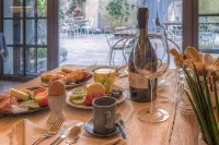 Corte Alma Spa and Luxury Home - breakfast