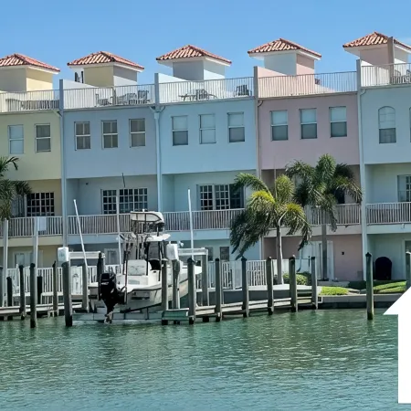 Luxury waterfront townhome, 5 min to beach, pool, boat slip & rooftop deck!