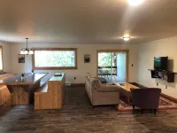 10 minutes to Glacier National Park! Central Eastside location for park access. - 3 étoiles
