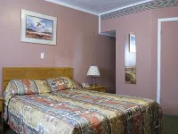 Kings Inn Orillia - Motels