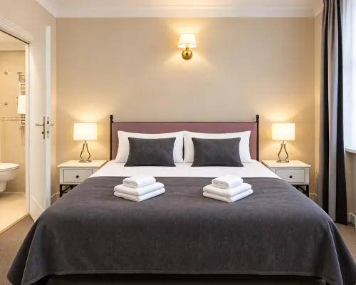 ROYAL ROOMS by WOW HOMES Hotels near AT Gallery