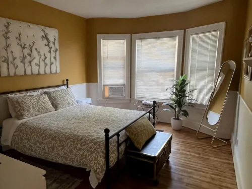 Family home in the Elmwood Village - balcony