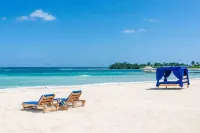 Beachfront 4 Bedroom Luxury Villa with Pool, Chef, Butler - Villas