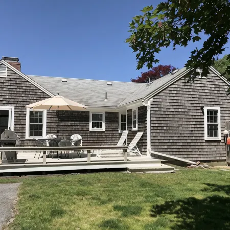 Private Beach on Nantucket Sound - Walk to Beach, Town, Harbor! Free EV Charging