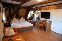 Metzgerei Gasthof Romantik Hotel der Millipp - parking