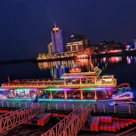 Rongkang Boutique Hotel (Leshan Zhanggong Bridge Gourmet Street)