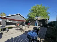 Downtown Renovated Apt w/ Free Parking & BBQ - 2-Star