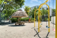 Oceanfront Key Largo Paradise-Private Beach+Pool/Jacuzzi/Bar +Pickleball+Marina - Wi-Fi
