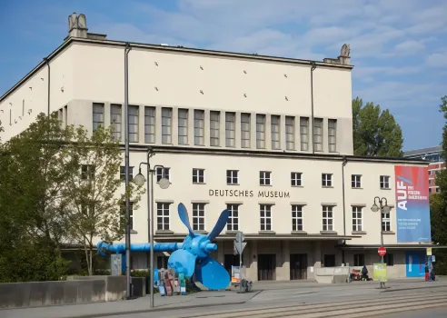 Living Hotel am Deutschen Museum Hotels in der Nähe von von Münchner Volkshochschule