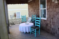 Pierhouse Bed & Breakfast Hotels in Duck